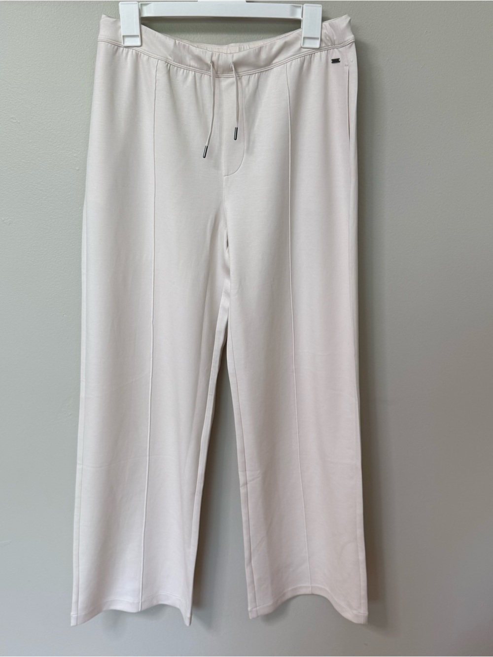 Vuori Women's Compose Wideleg Pant Marshmallow White Medium Soft Comfy Relaxed